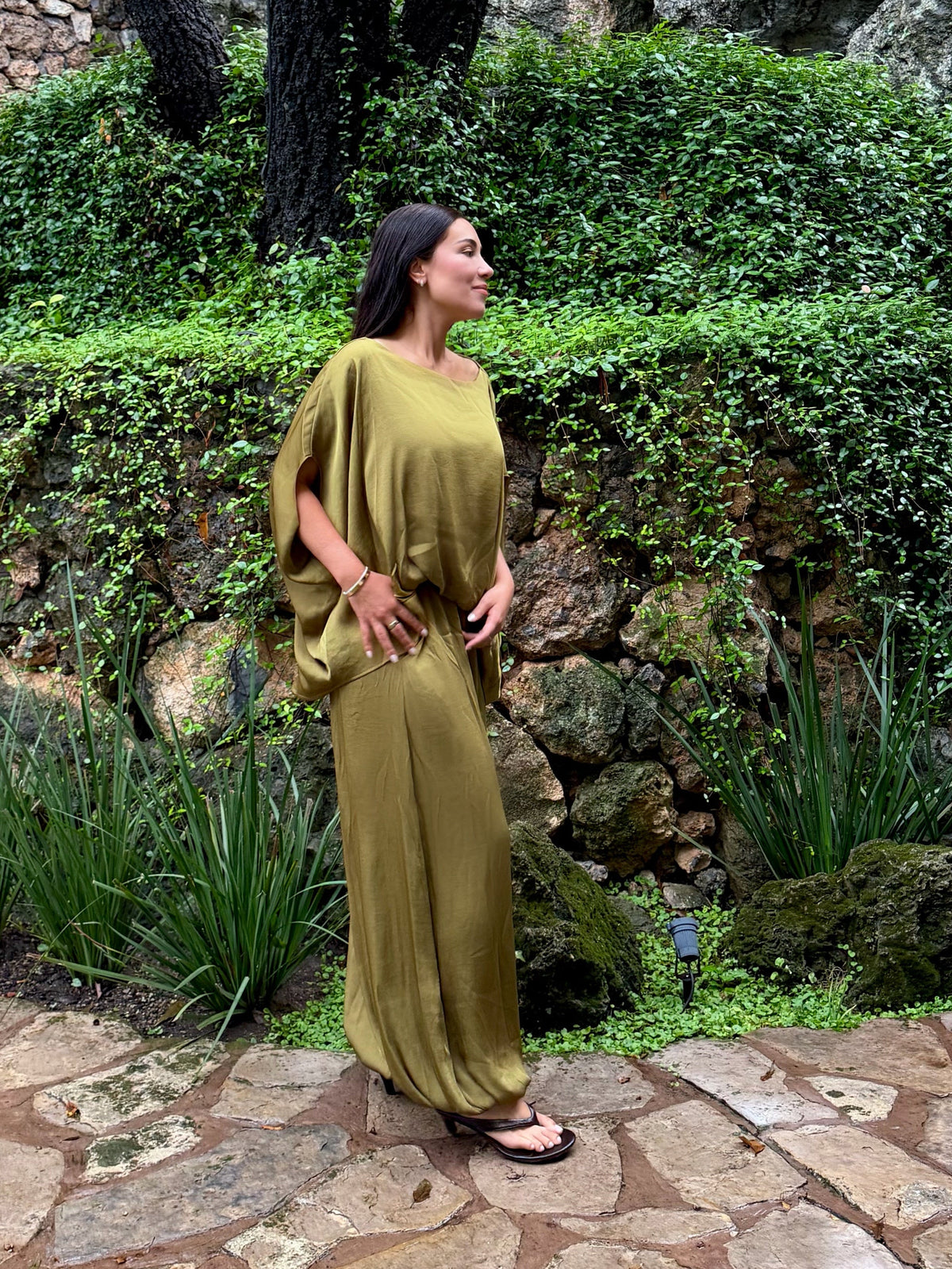TOP AND BUBBLE PANT SILK SET
