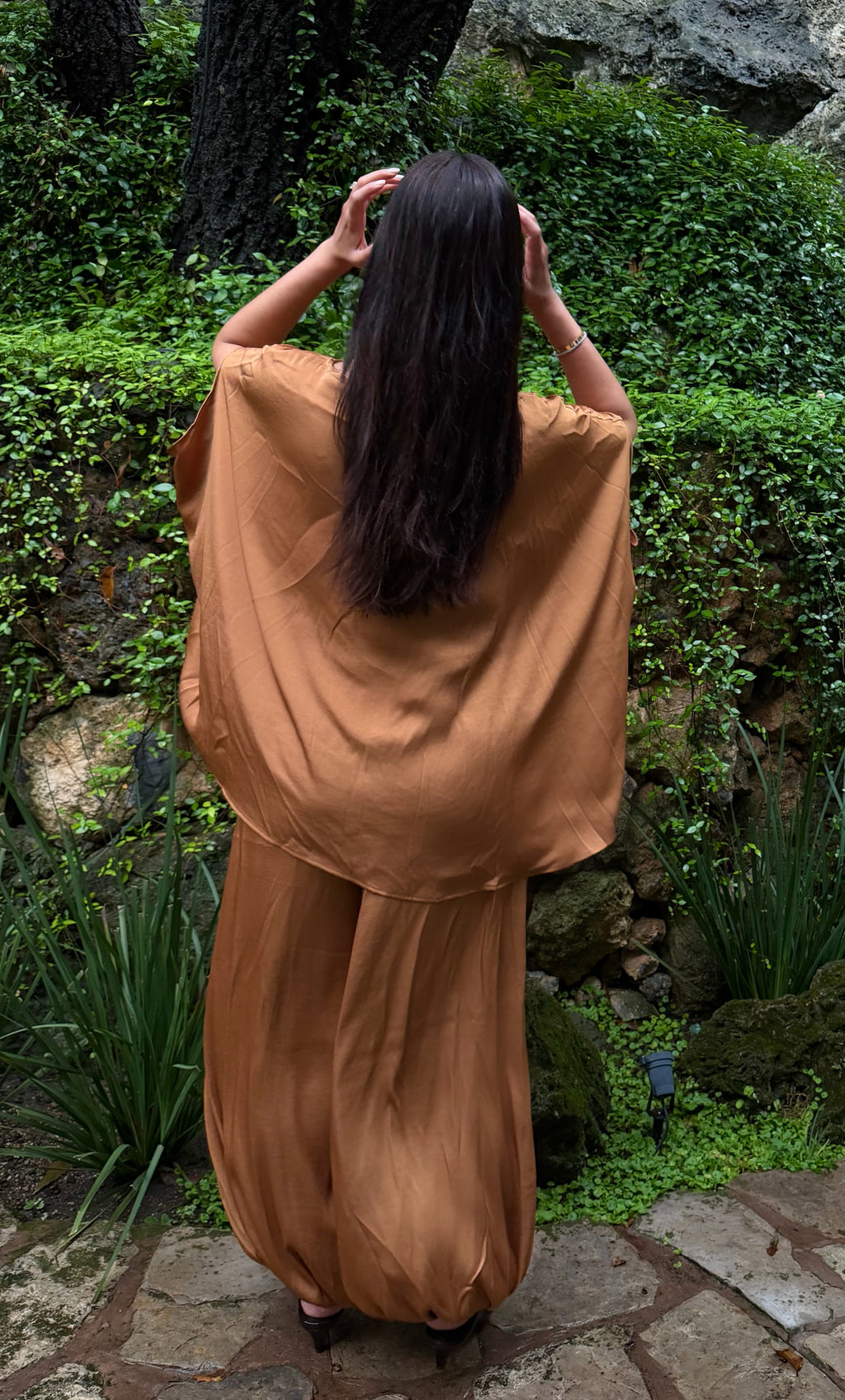 TOP AND BUBBLE PANT SILK SET